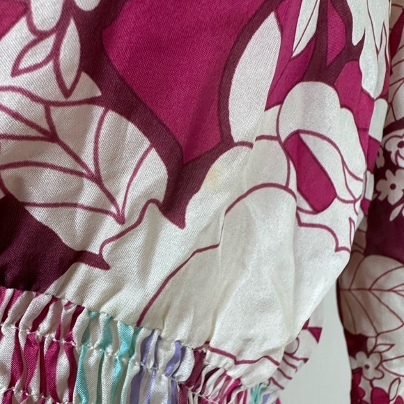 Johnny Was 100% Silk Floral Boho Tunic Blouse
Red and Cream Size XS - Picture 9 of 9